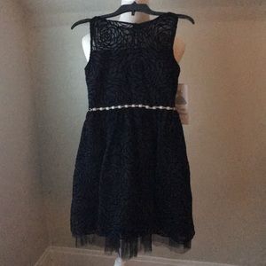 Girls size 14 formal black dress, never worn